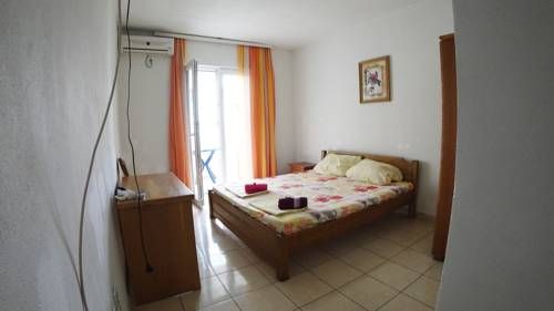 Sun Hostel Budva 2*