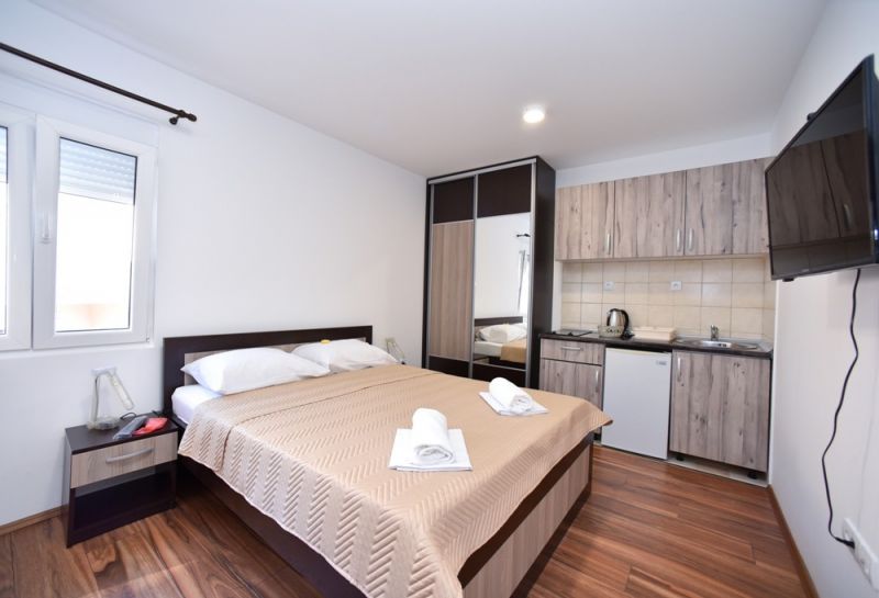 Teodora Apartments 3*