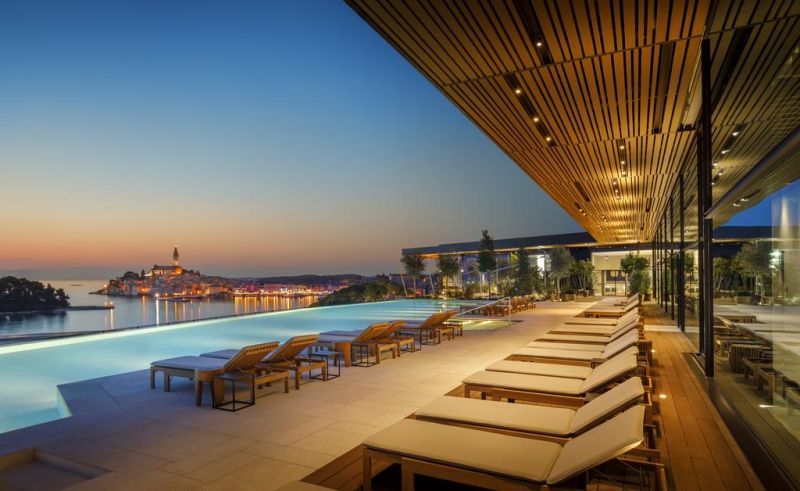 Grand Park Hotel Rovinj  5*