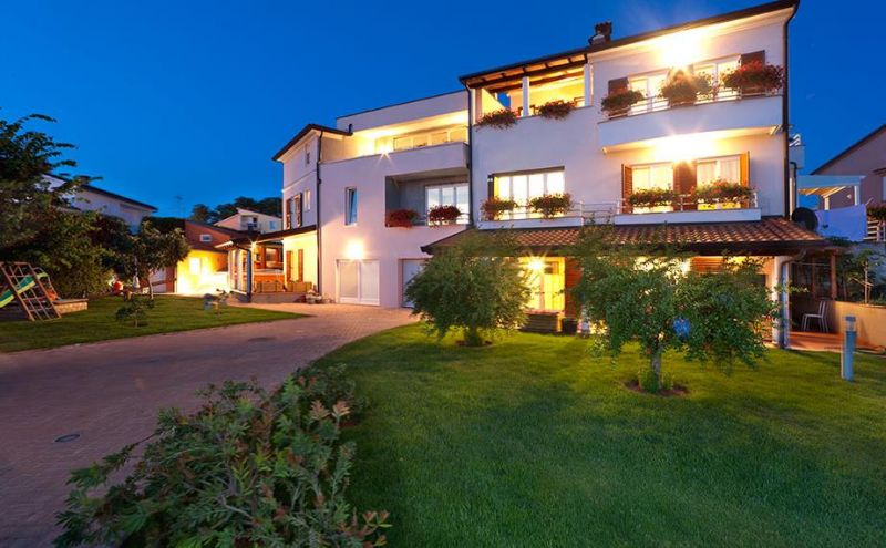 Irena Private Apartment 3*