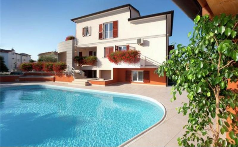 Irena Private Apartment 3*