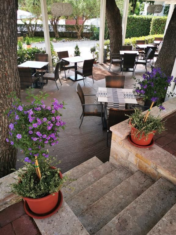 Nikola Hotel 3*
