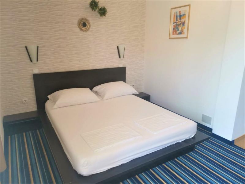 Nikola Hotel 3*