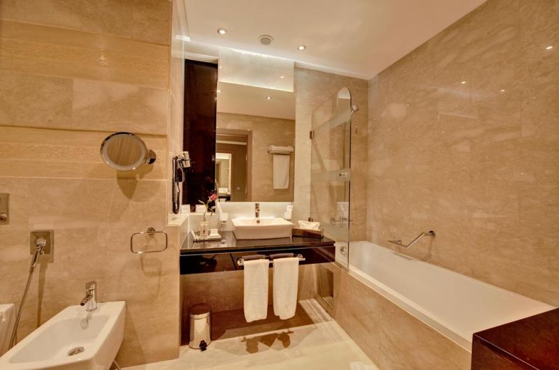 Royal Tulip City Center 5*