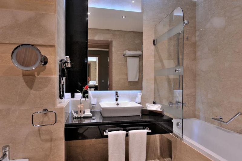 Royal Tulip City Center 5*