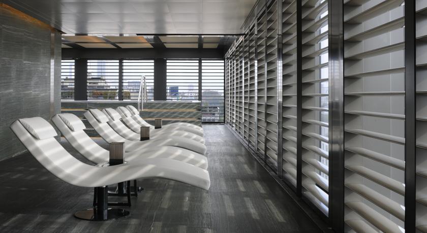 Armani 5*