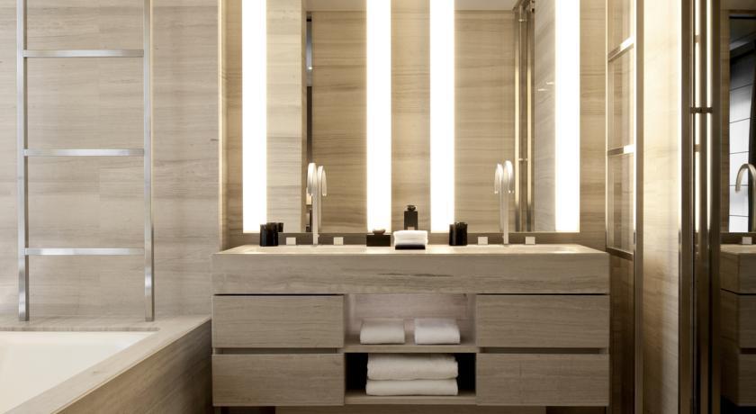 Armani 5*