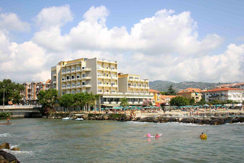 Bellevue Et Mediterranne 4*