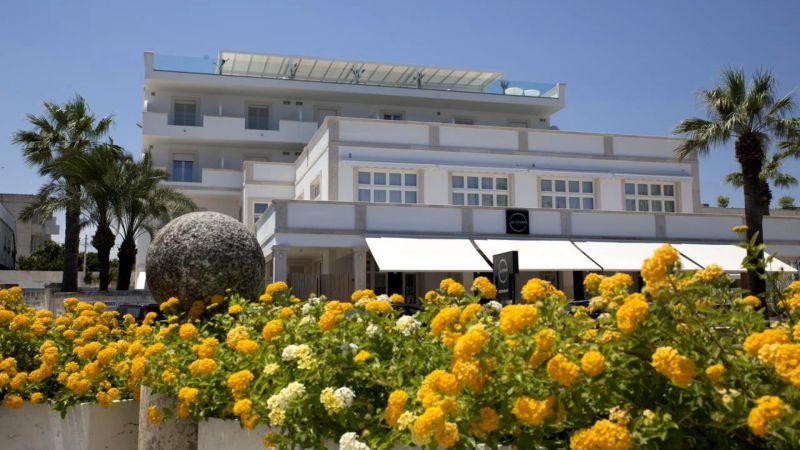 Bianco Riccio Suite Hotel 4*