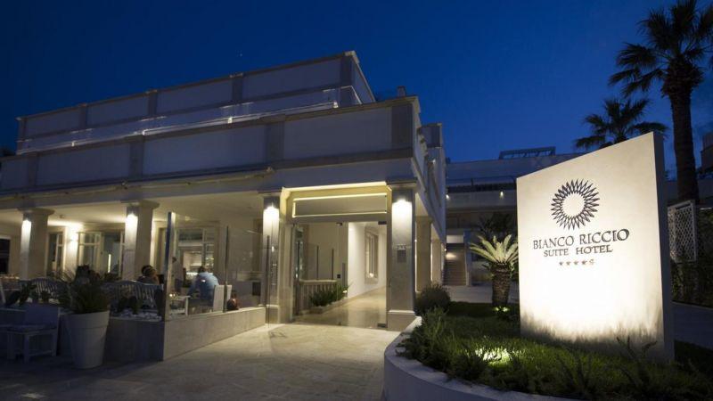 Bianco Riccio Suite Hotel 4*