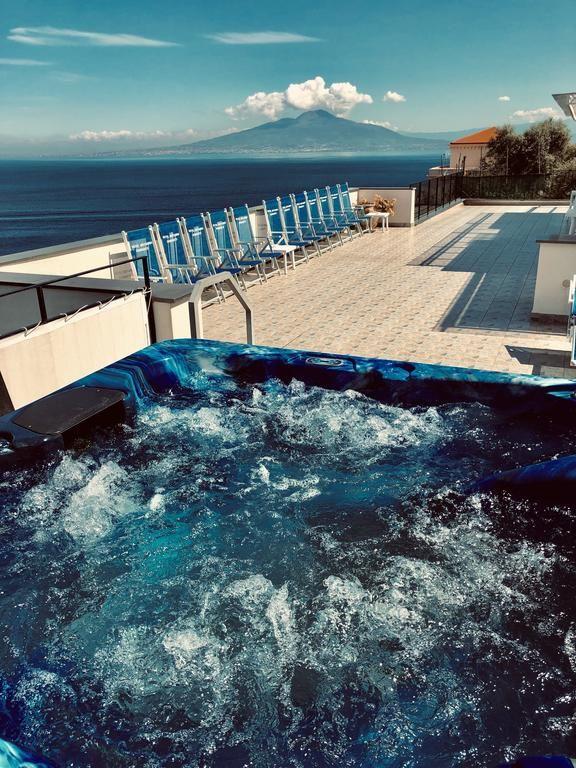 Britannia Hotel 3*