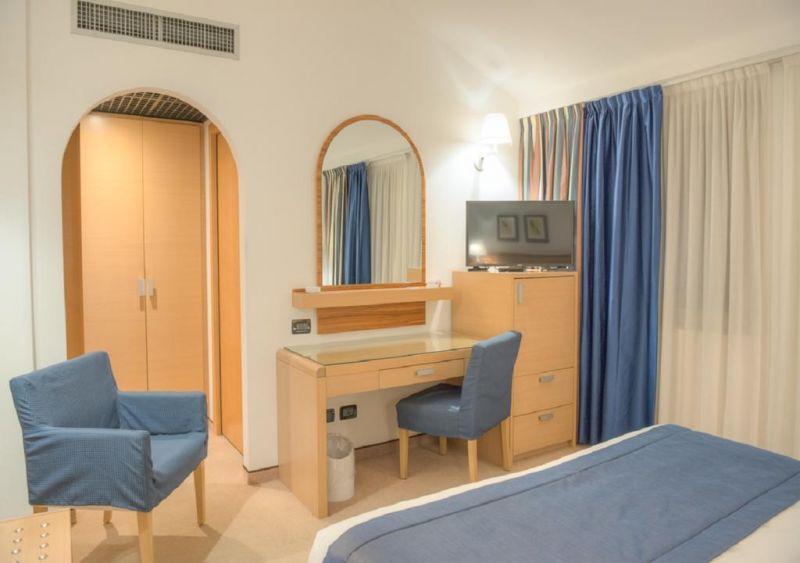Cardano Malpensa Airport 4*