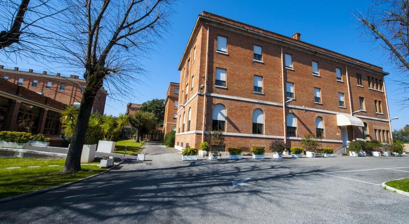 Casa La Salle 3*