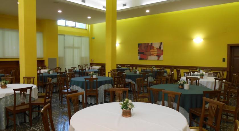 Casa La Salle 3*