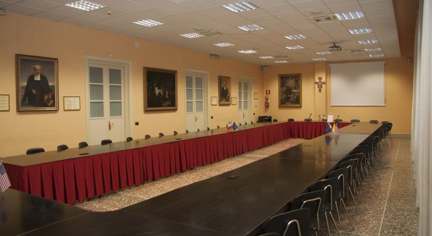 Casa La Salle 3*