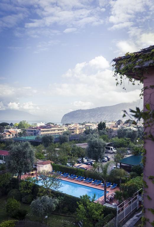 Central Park Hotel 3*