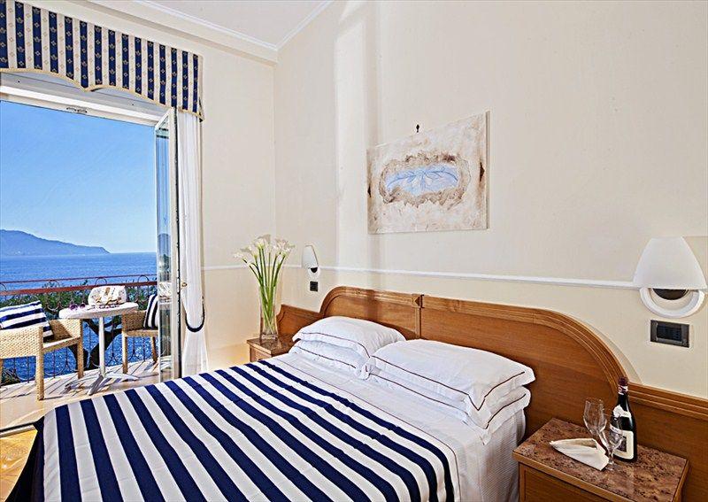 Delfino Sorrento 4*