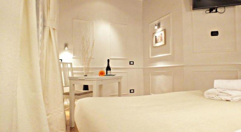 Domus Ester 1*
