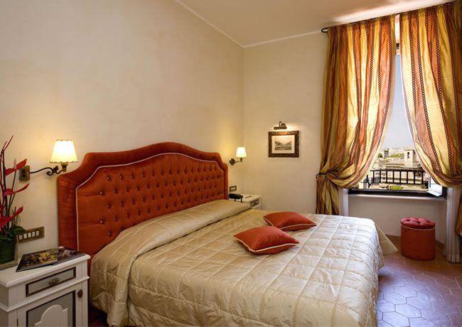 Donna Camilla Savelli 4*