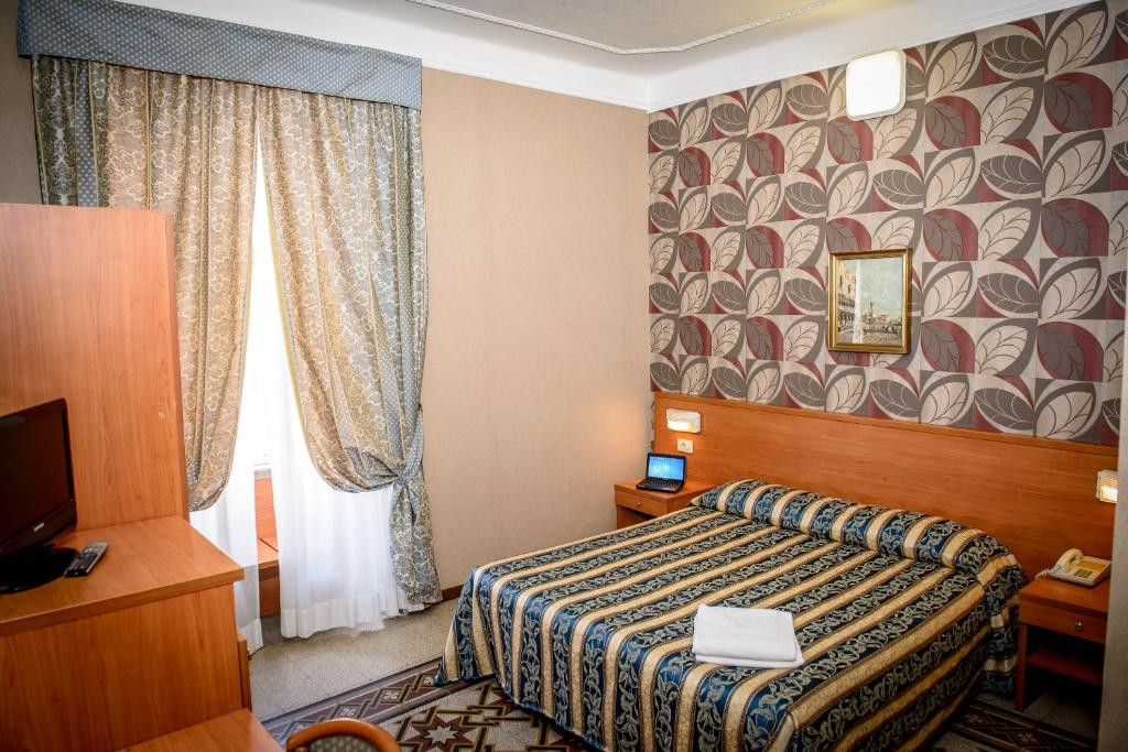 Emmaus 3*