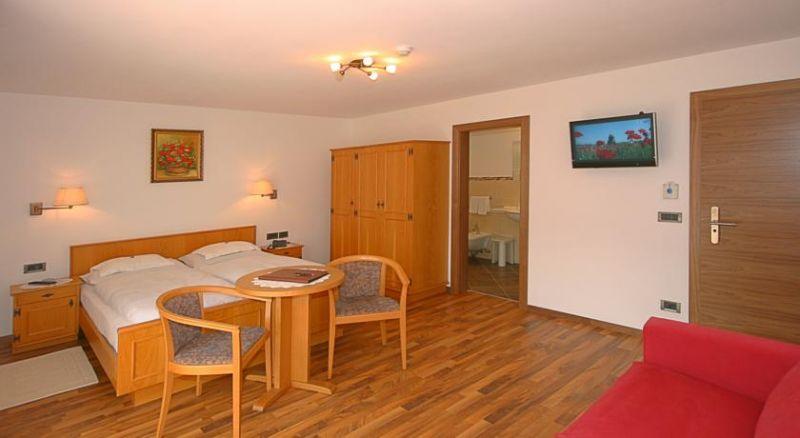 Garni Rezia 3*