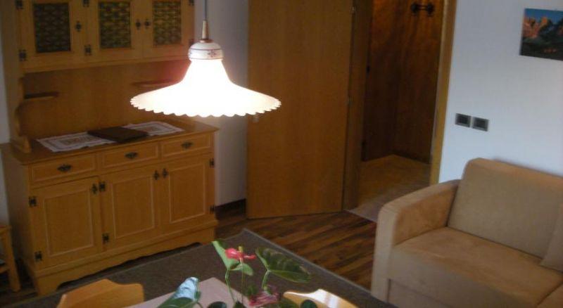 Garni Rezia 3*