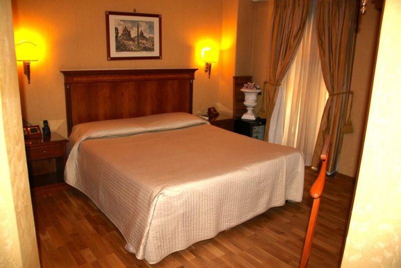 H 2000 Roma 3*