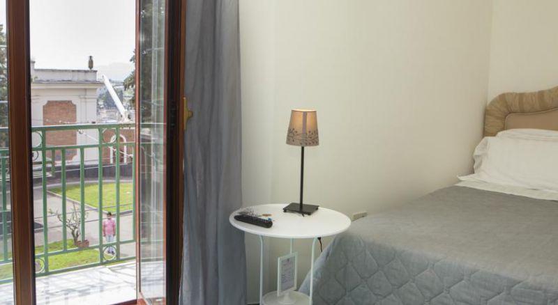 Herculaneum Hotel 3*
