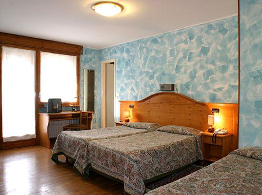 Holiday Debili 3*