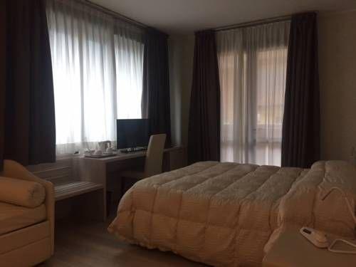 Hostellerie Du Cheval Blanc 4*