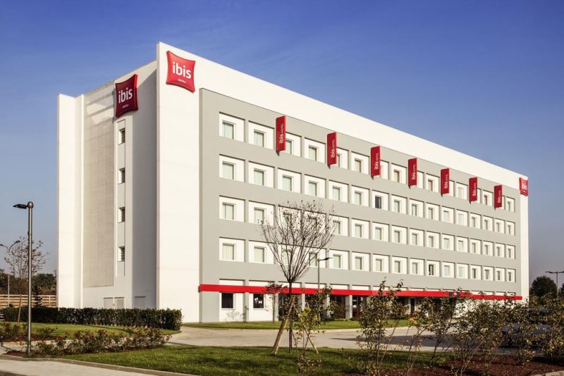Ibis Milano Fiera Hotel 3*