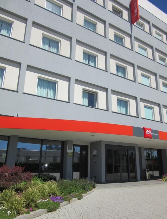 Ibis Milano Fiera Hotel 3*