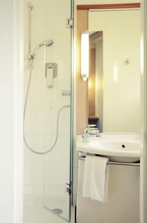 Ibis Milano Fiera Hotel 3*