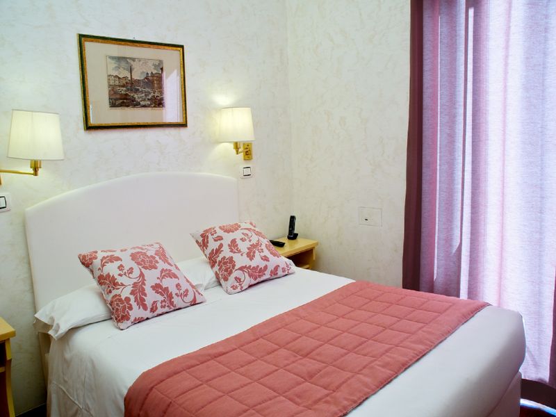 Italia Rome 2*