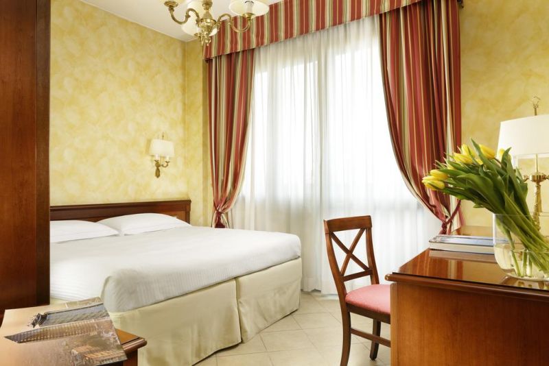Linea Uno Hotel & Residence Milano 4*