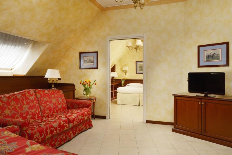 Linea Uno Hotel & Residence Milano 4*