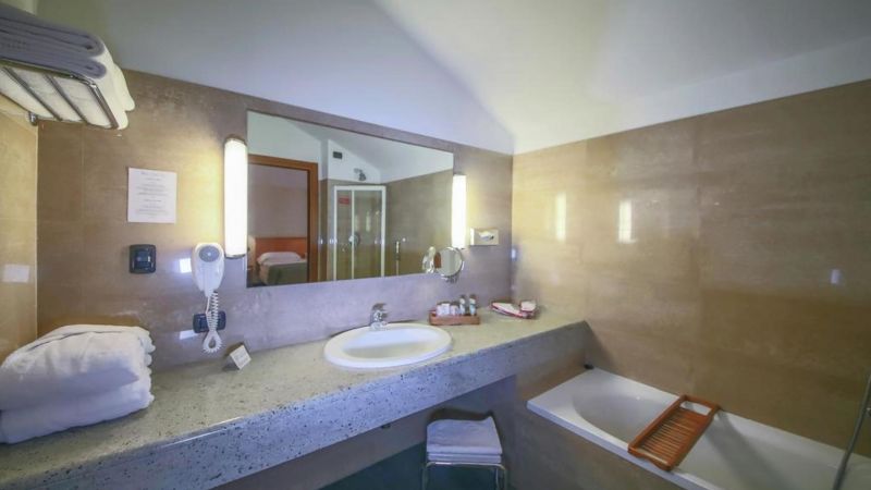 Monica Hotel Fiera 4*