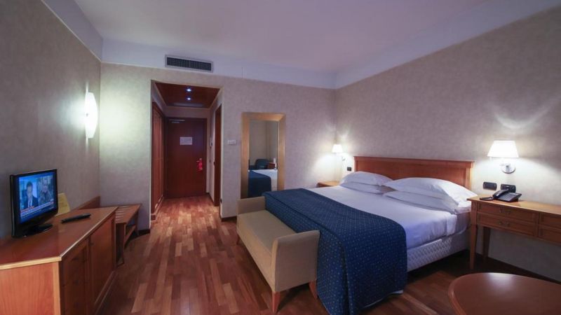 Monica Hotel Fiera 4*
