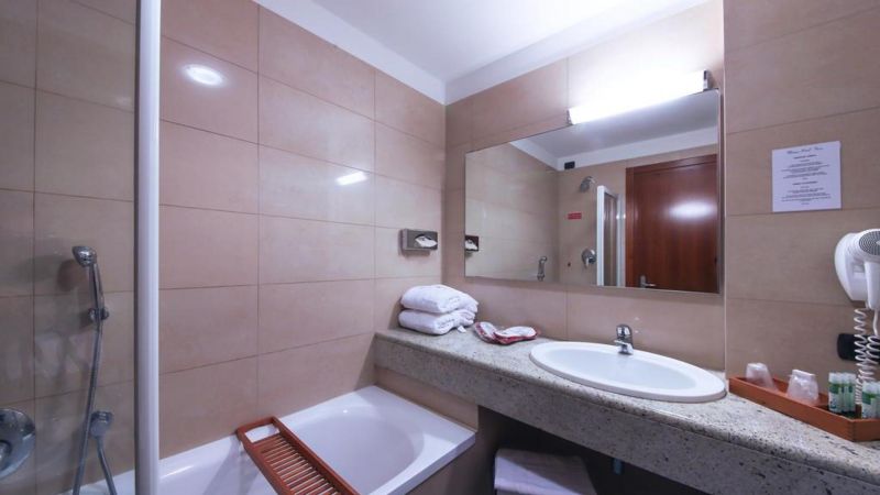 Monica Hotel Fiera 4*