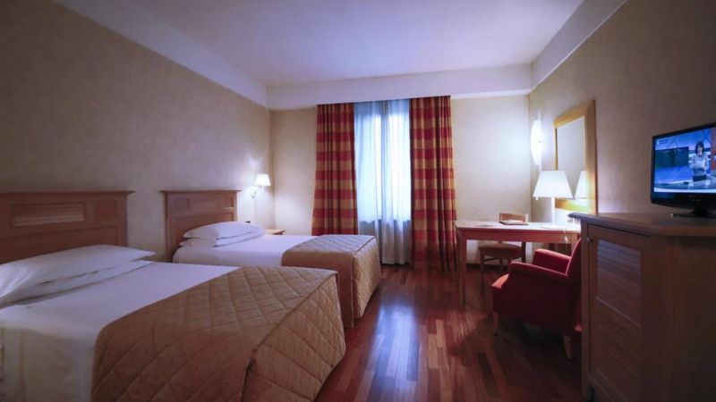 Monica Hotel Fiera 4*