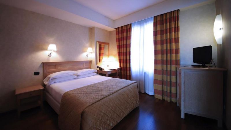 Monica Hotel Fiera 4*