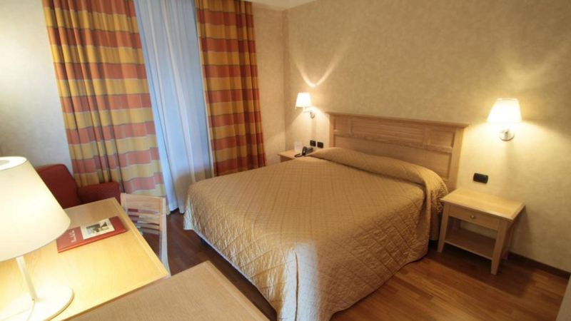 Monica Hotel Fiera 4*