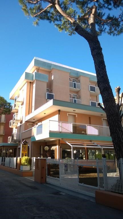 Paola Garden 3*