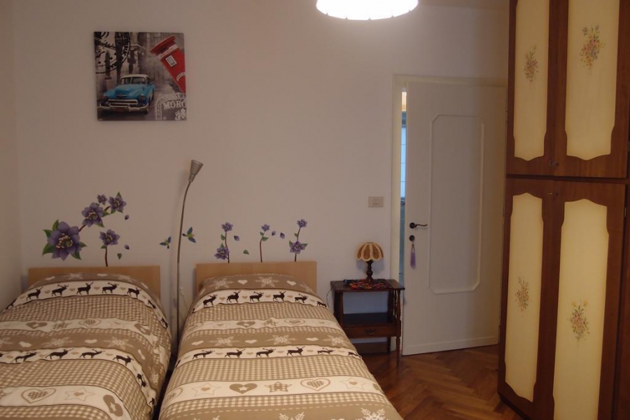 Piccolo Mondo Apt 2*