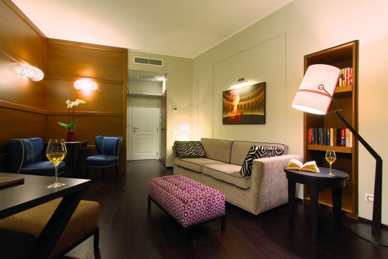 Stendhal Luxury Suites 4*