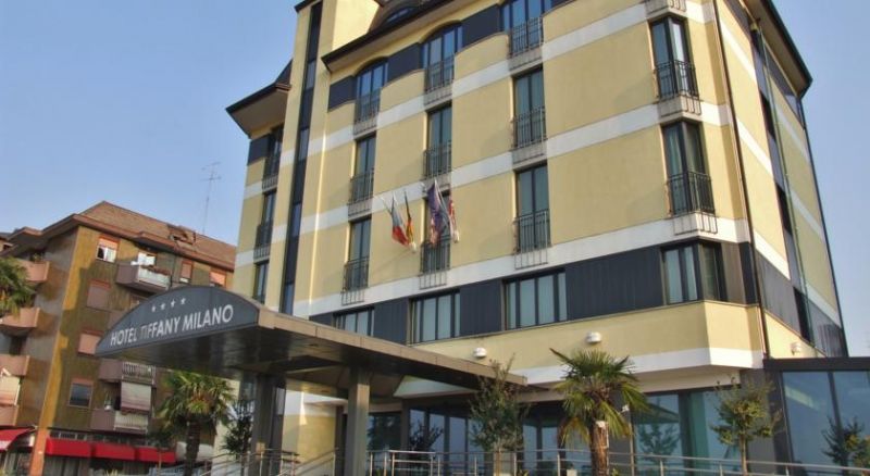 Tiffany Milano 4*