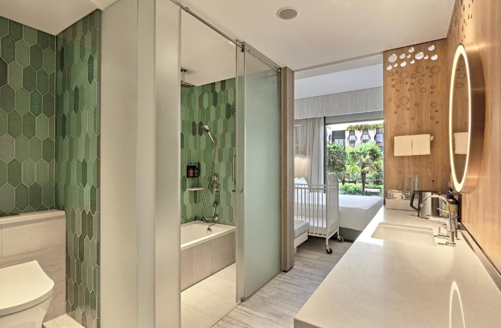 Village Hotel At Sentosa By Far East Hospitality 4*