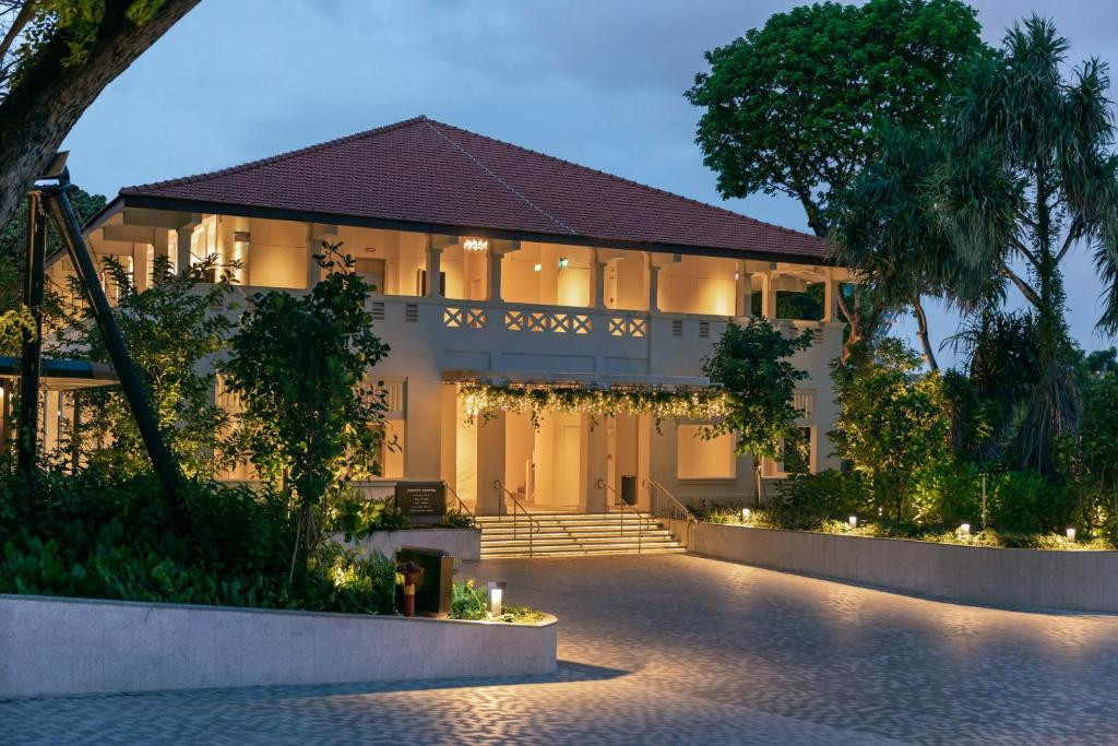 Village Hotel At Sentosa By Far East Hospitality 4*