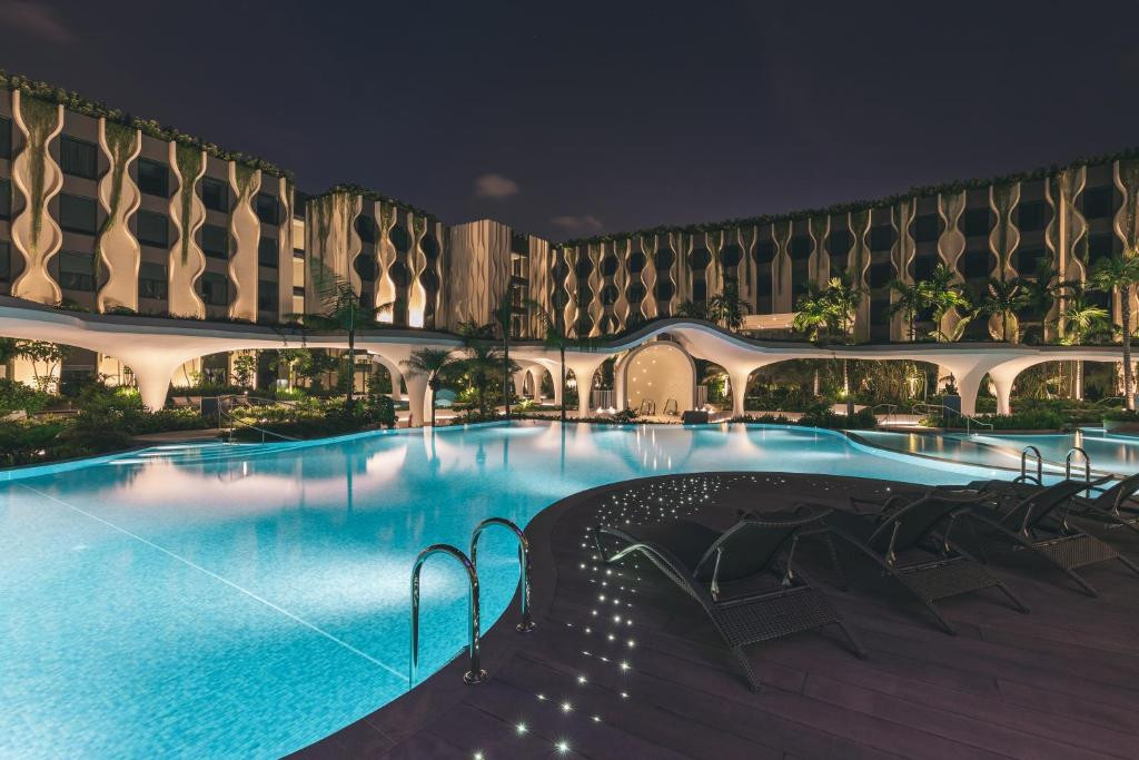 Village Hotel At Sentosa By Far East Hospitality 4*