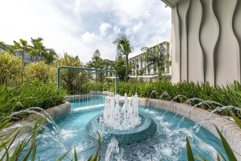 Village Hotel At Sentosa By Far East Hospitality 4*